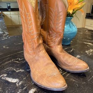 Made in the USA!  Justin 12ee boots